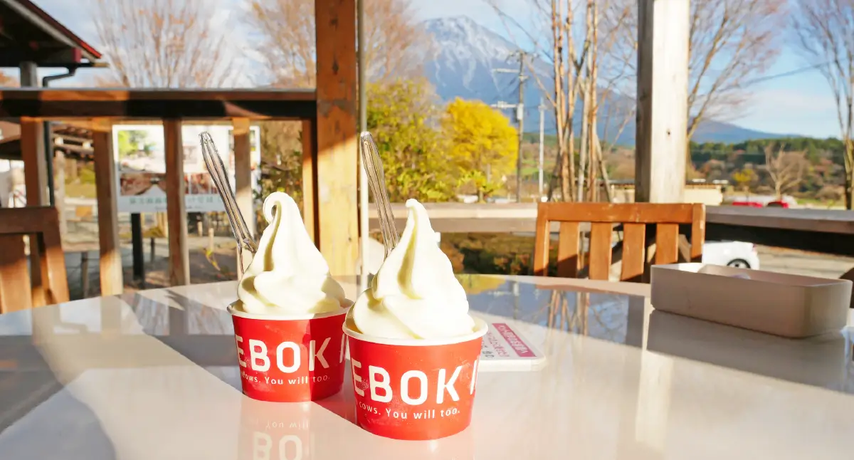 ミルクダイニング店舗前デッキの画像